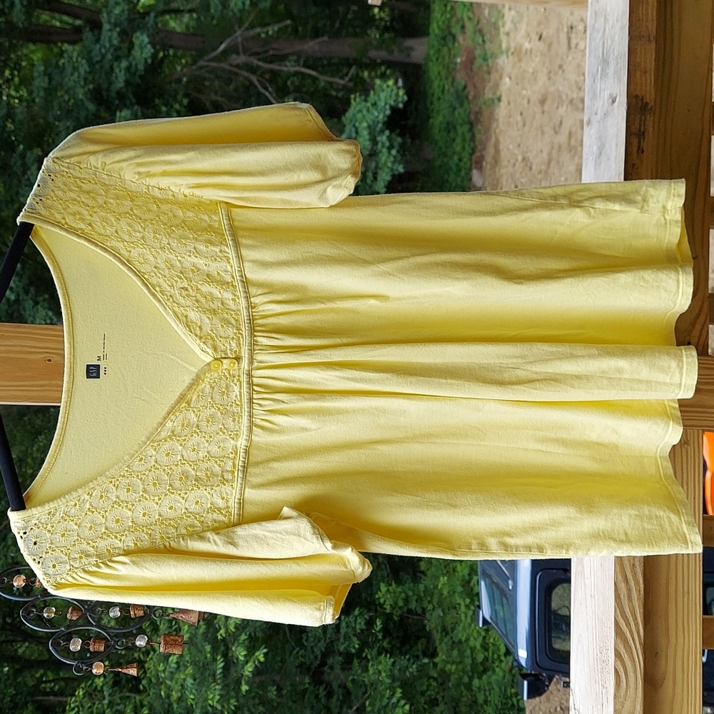 Gap Yellow Embroidered Puff S/S Flowy Top Sz M